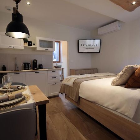Gite De Charme Haut De Gamme Avec Jacuzzi Et Sauna Privatifs Donzère Exteriör bild